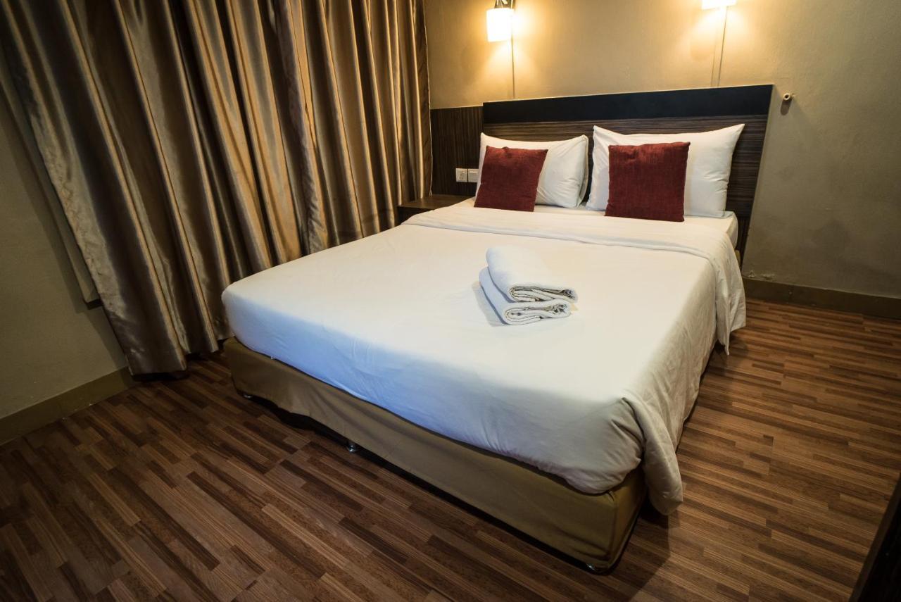 V Hotel Джохор Бахру Екстериор снимка