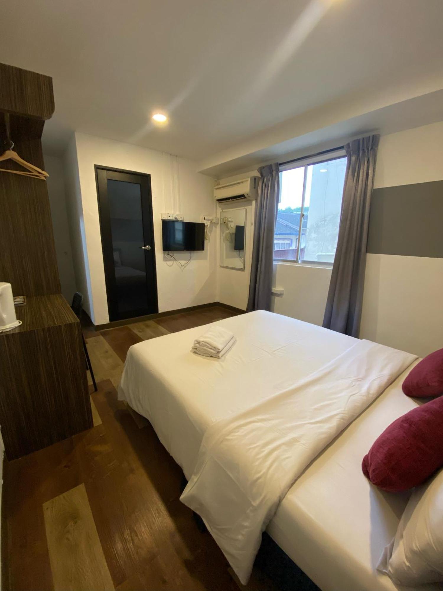 V Hotel Джохор Бахру Екстериор снимка