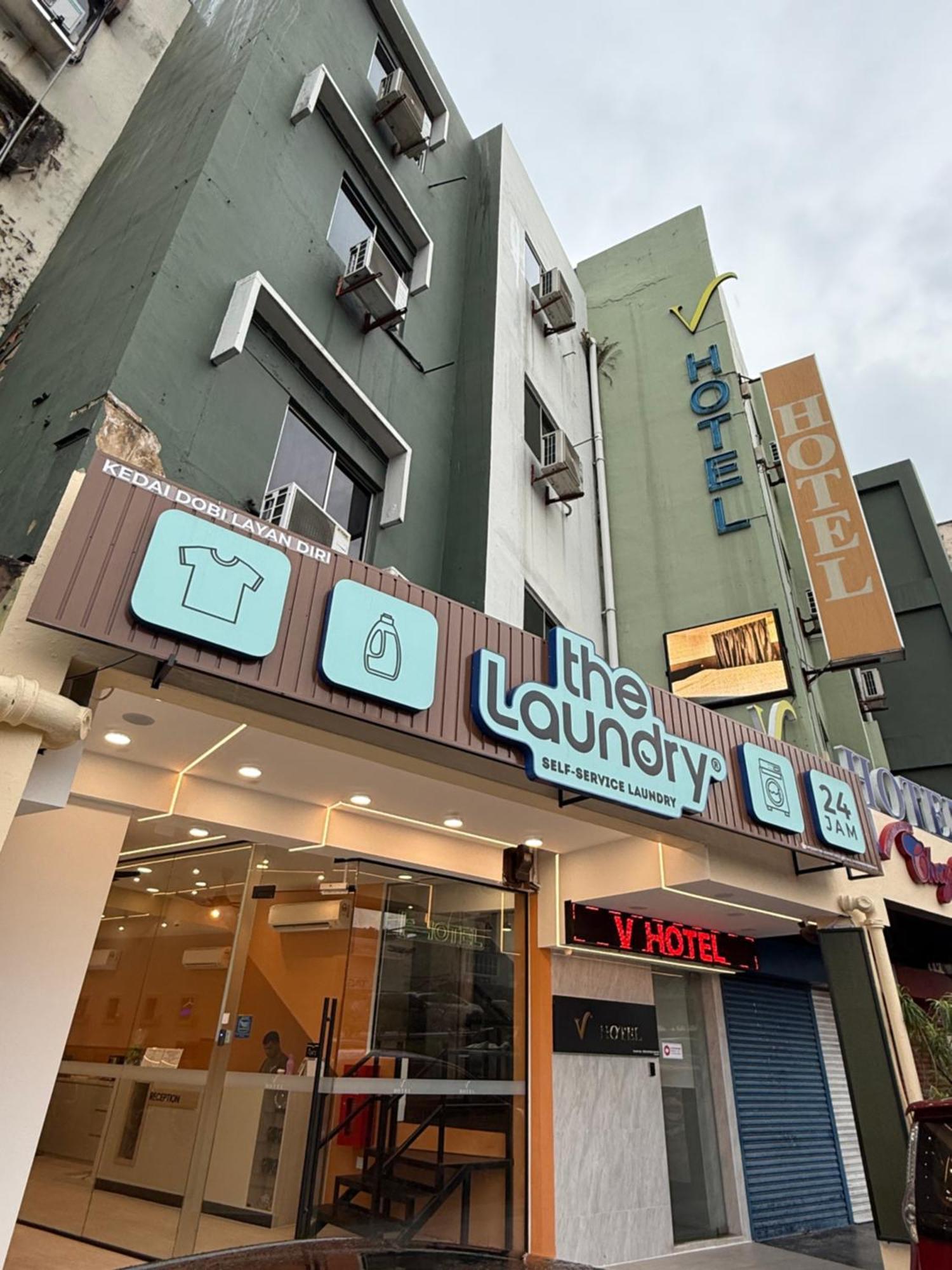 V Hotel Джохор Бахру Екстериор снимка